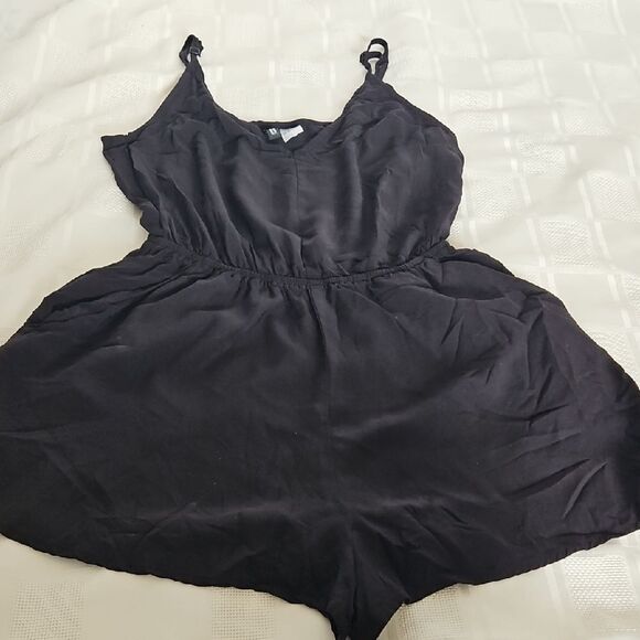 H&M Divided Black Sleeveless Romper - Picture 9 of 16